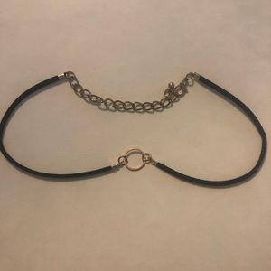 Black circle choker
